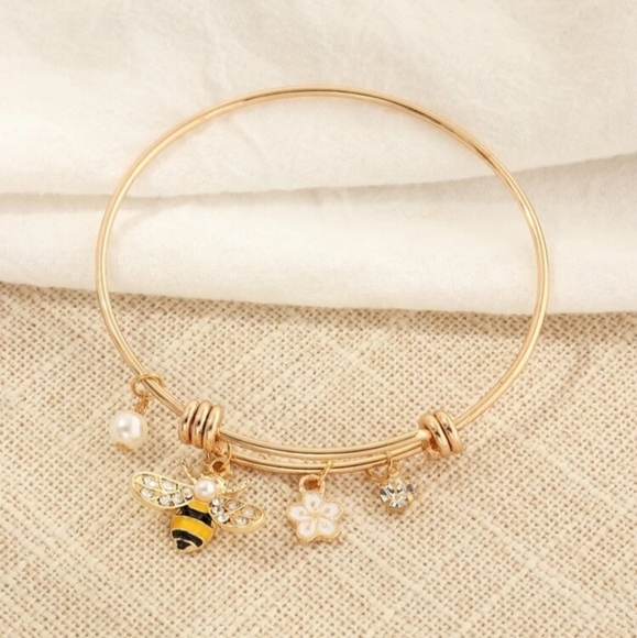 *Kristen* Bumble Bee Bracelet - Picture 2 of 4